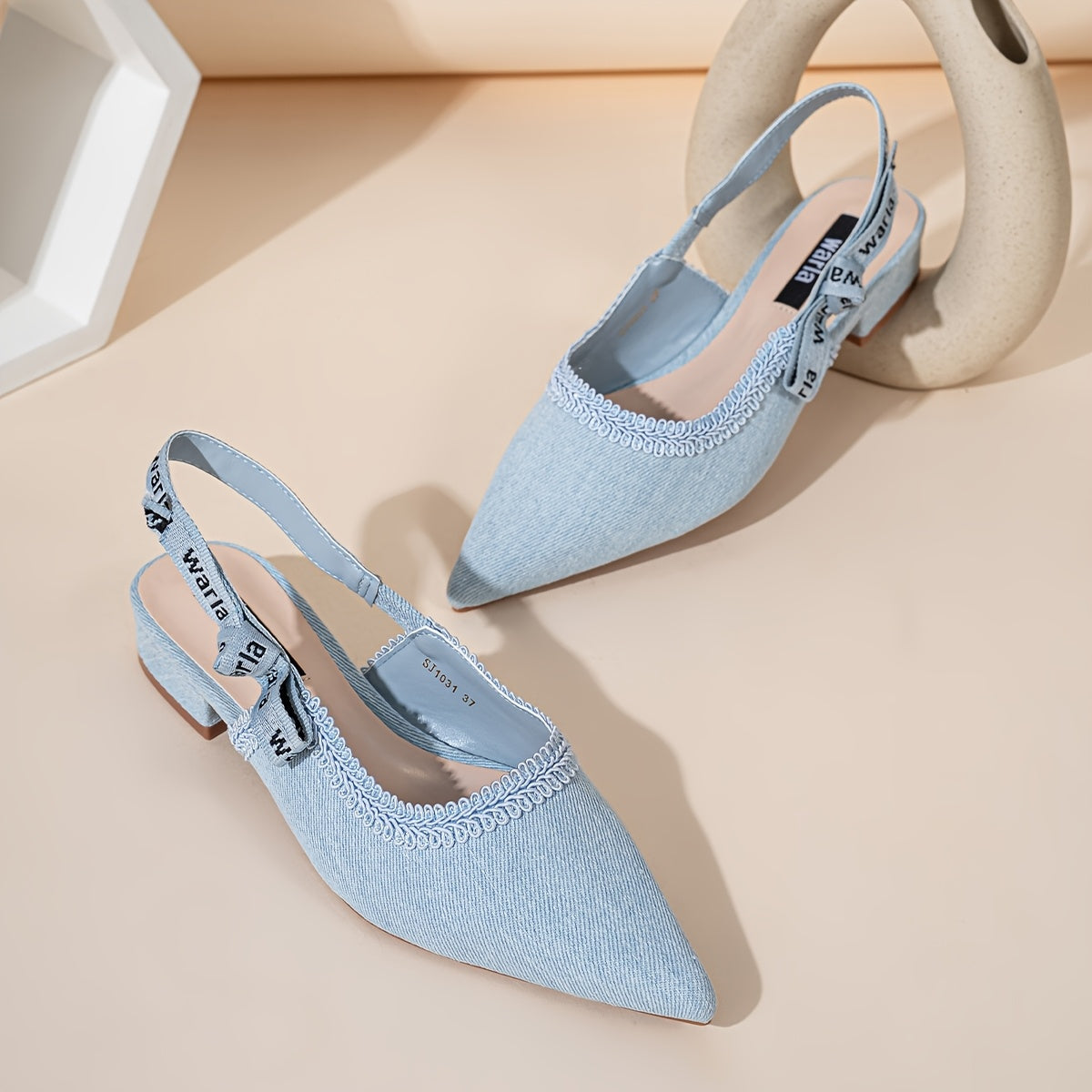 Side Letter Woven Straps, Sweet And Elegant, Fashionable, Sexy, Comfortable, Versatile Low-Heeled Shoes with Chunky Heels.