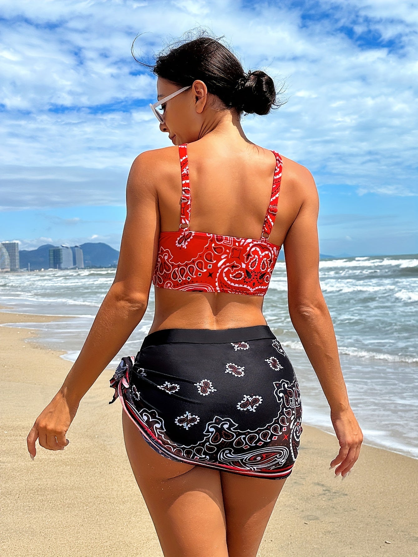 Red & Black Paisley Floral Print Bikini Set - Fashionable Keyhole & Criss Cross, Ultra-Stretch 2-Piece Swimsuit with Chic Knot Sides - Womens Resort-Ready Swimwear Clothing