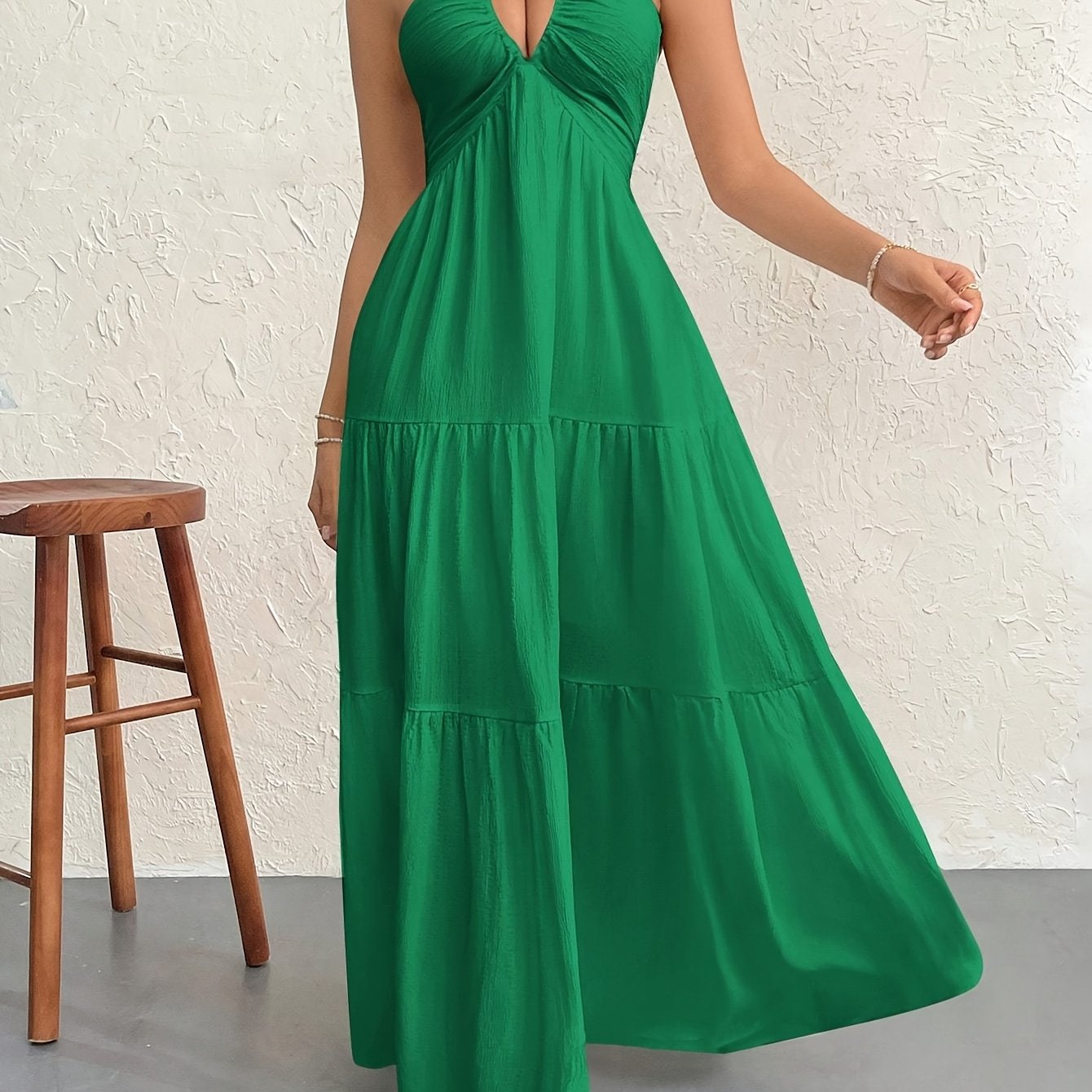 Women's Bohemian Off-Shoulder V-Neck A-Line Dress - Lightweight Machine-Washable Hawaiian Beach Vacation Dress with Spaghetti Straps, Fitted Silhouette for Spring Summer Fall, Beach Dresses, Resort Wear, Flowy Skirt, Stylish